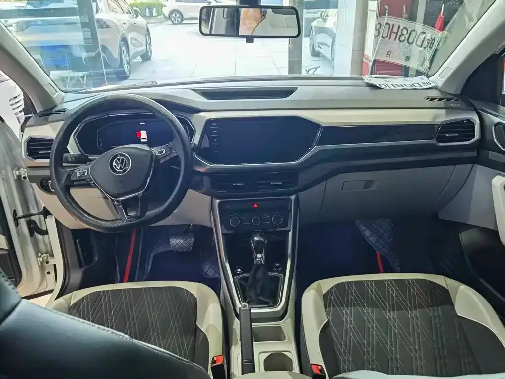 Volkswagen T-Cross — фото 10