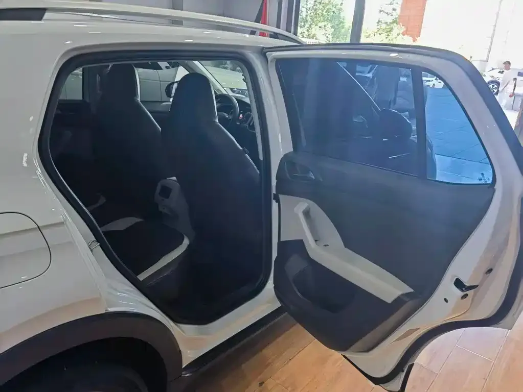 Volkswagen T-Cross — фото 5
