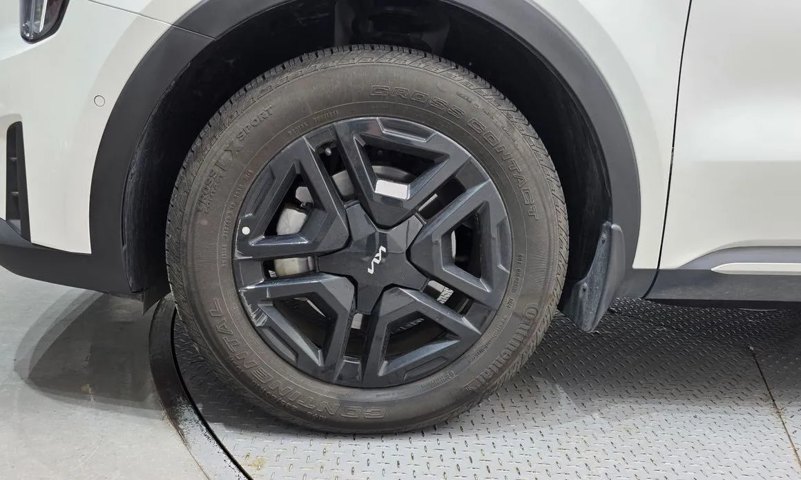 Kia Sorento — фото 8