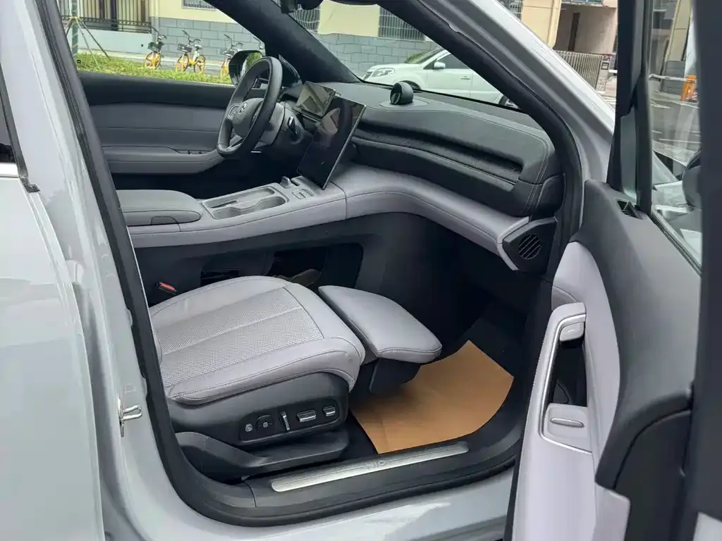NIO EC6 2024 из CN, фото 8
