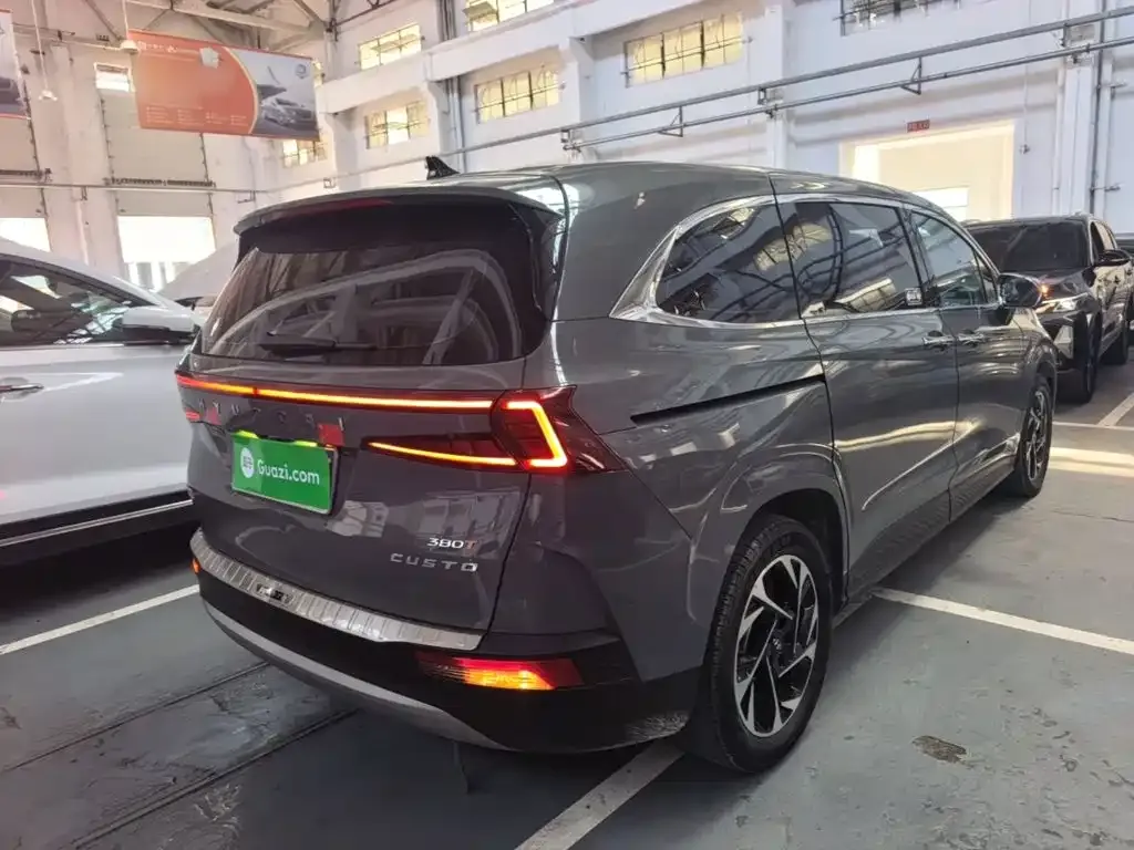 Hyundai Custo — фото 3