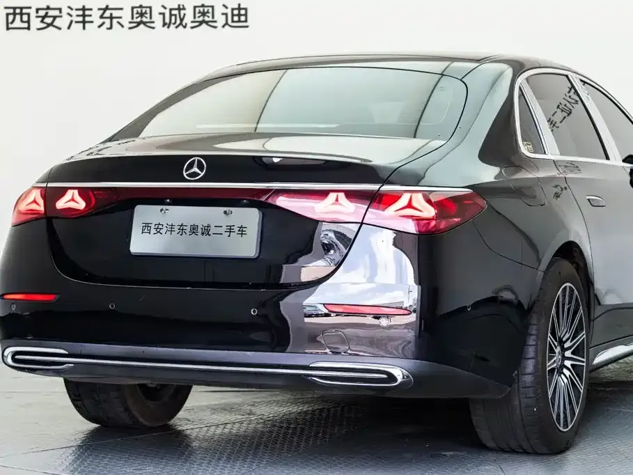 Mercedes-Benz E-Class — фото 8