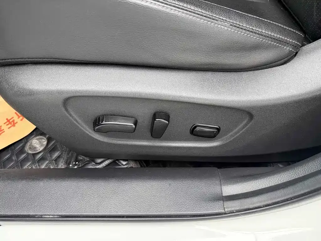 Nissan X-Trail — фото 10