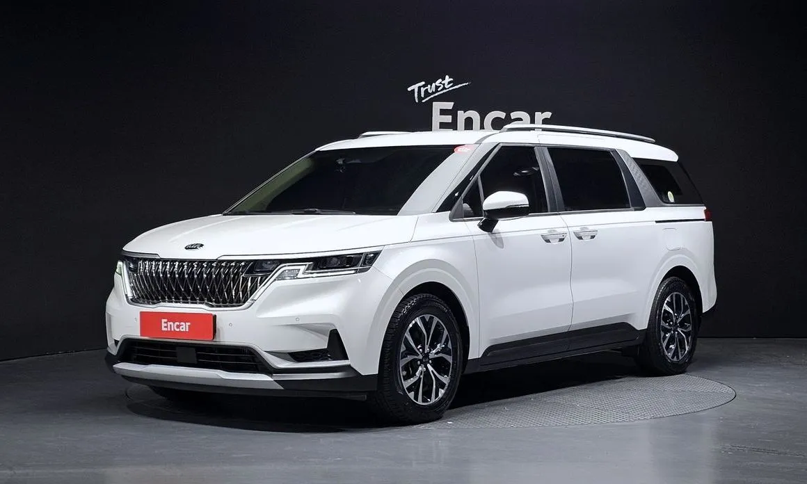 Kia Carnival — фото 1