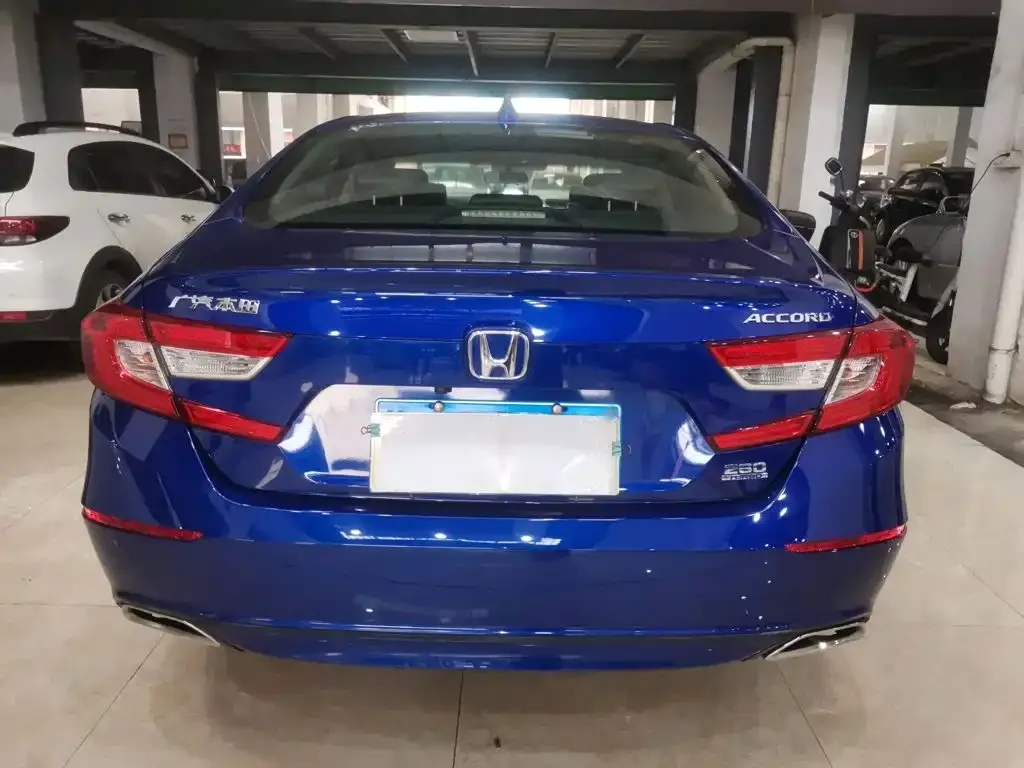 Honda Accord — фото 10