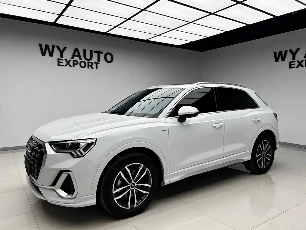 Audi Q3 — фото 1