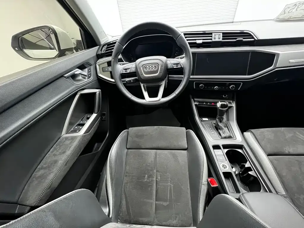 Audi Q3 — фото 10