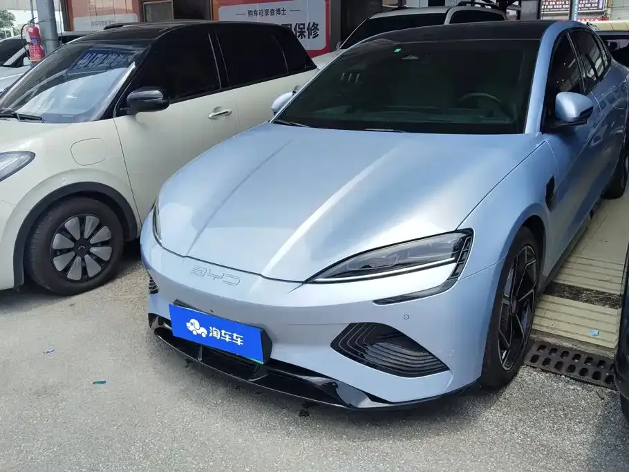 BYD Seal — фото 1