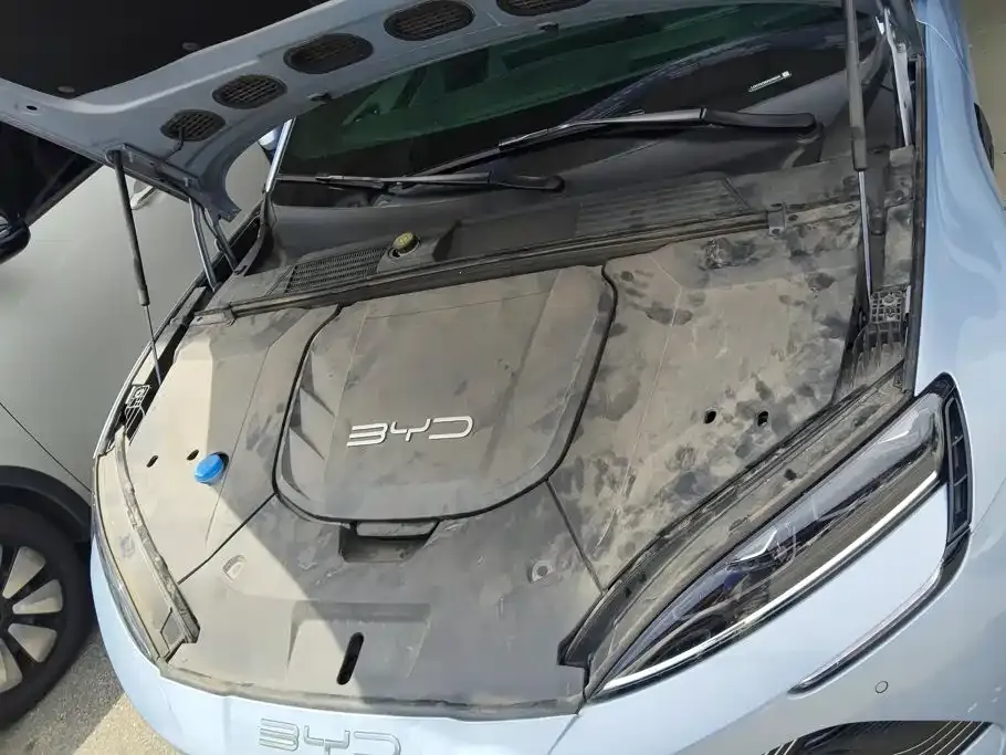 BYD Seal — фото 10