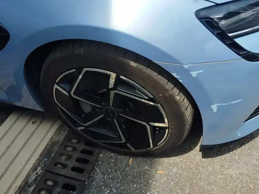 BYD Seal — фото 9