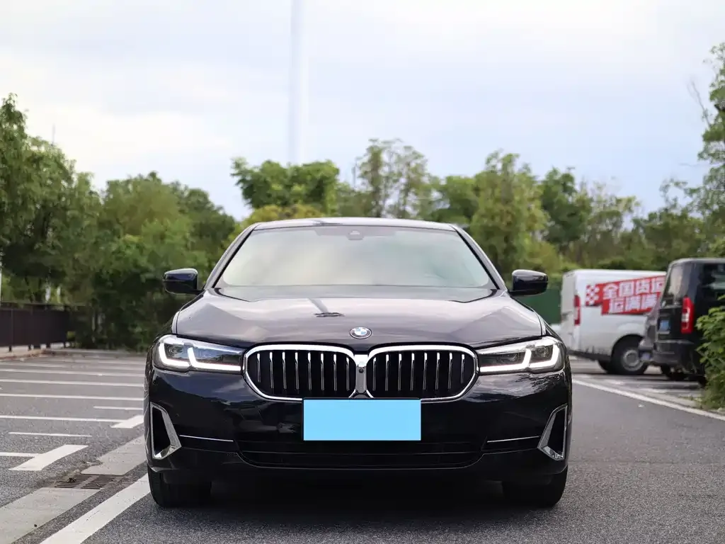 BMW 5 Series — фото 4
