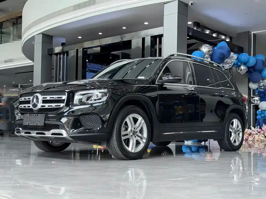 Mercedes-Benz GLB — фото 1
