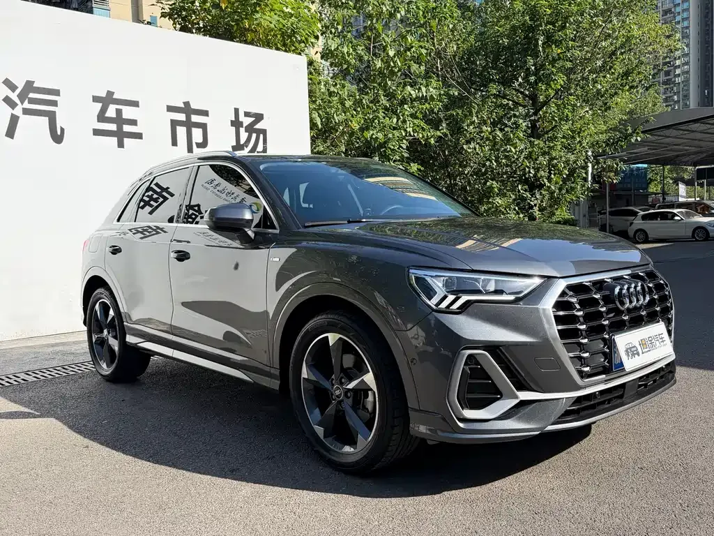 Audi Q3 — фото 10