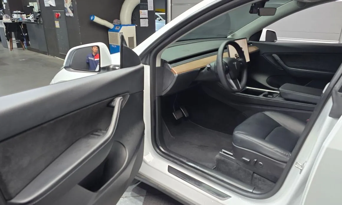 Tesla Model Y — фото 9