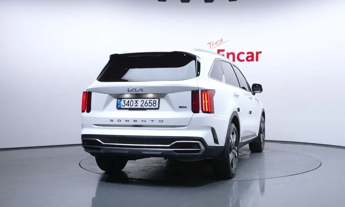 Kia Sorento — фото 6