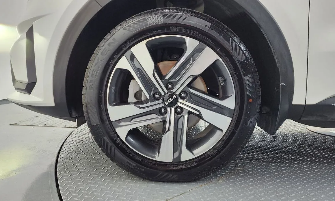 Kia Sorento — фото 10