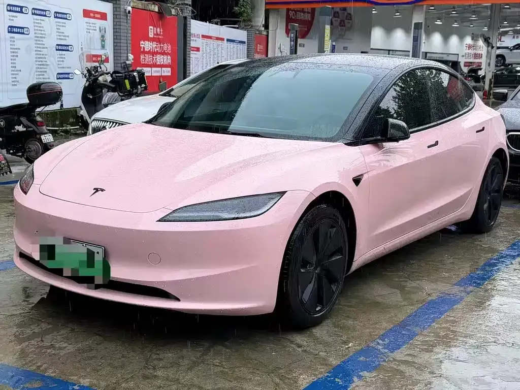Tesla Model 3 — фото 1