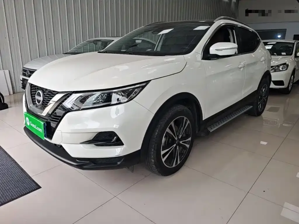 Nissan Qashqai — фото 1