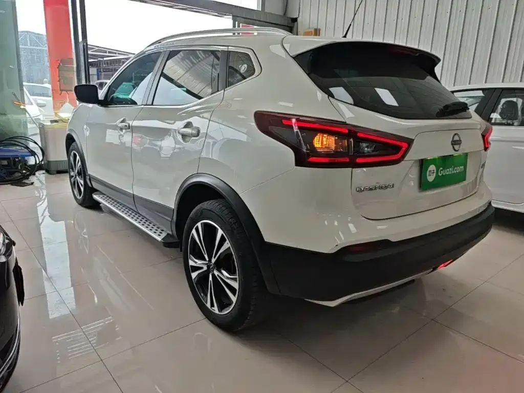 Nissan Qashqai — фото 10