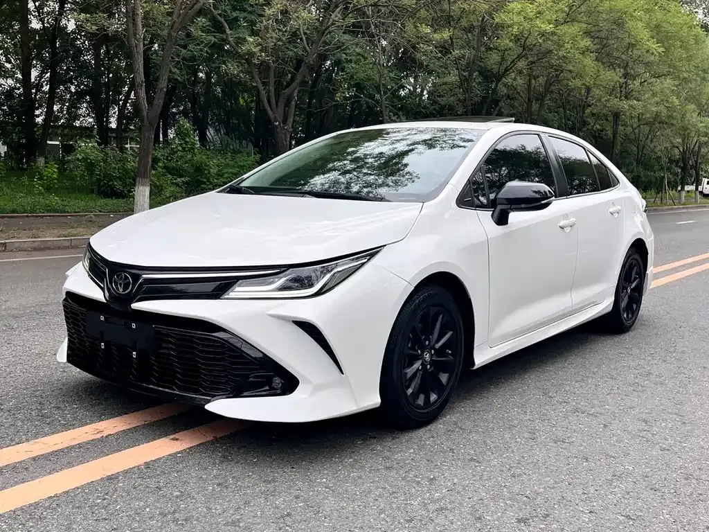 Toyota Corolla — фото 1