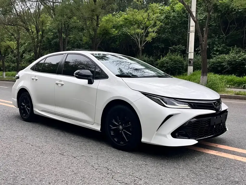 Toyota Corolla — фото 7