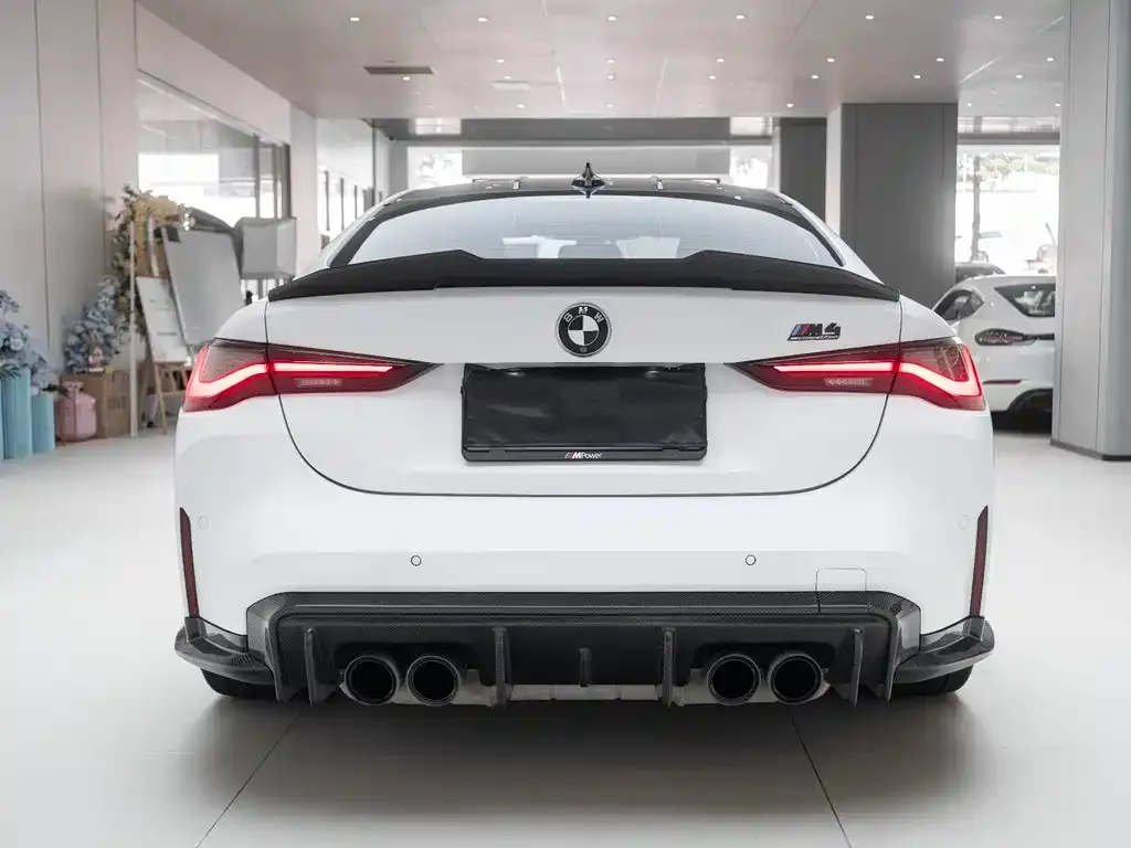 BMW M4 — фото 4