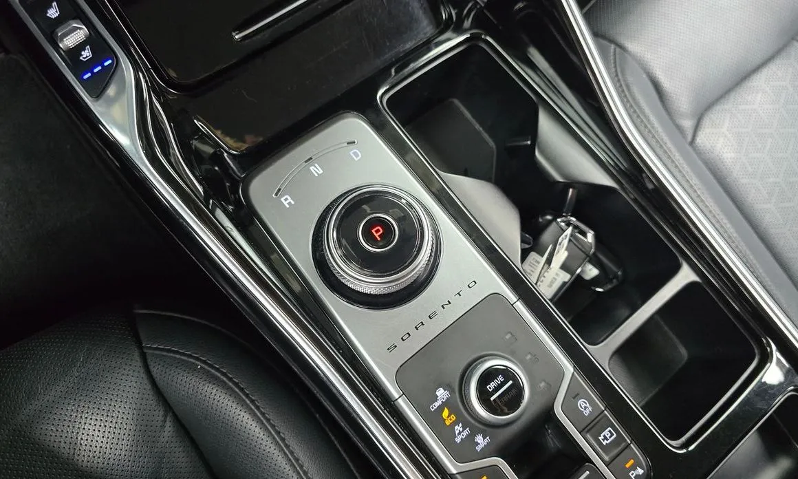 Kia Sorento — фото 10