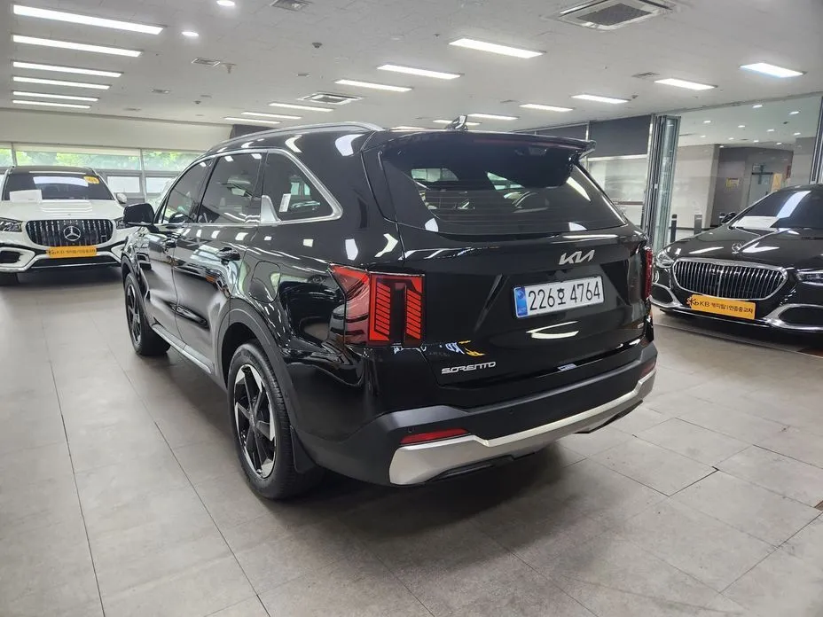 Kia Sorento — фото 4