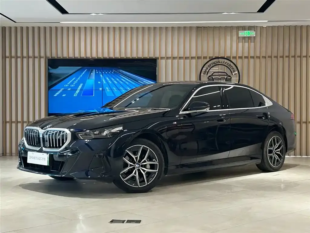 BMW i5 — фото 1