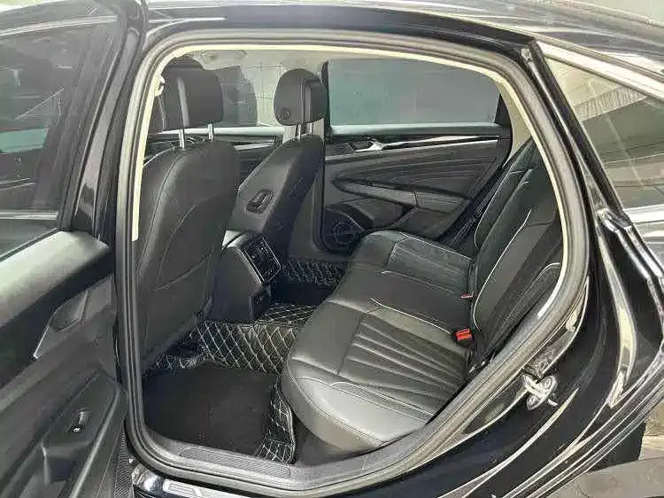 Volkswagen Passat — фото 4