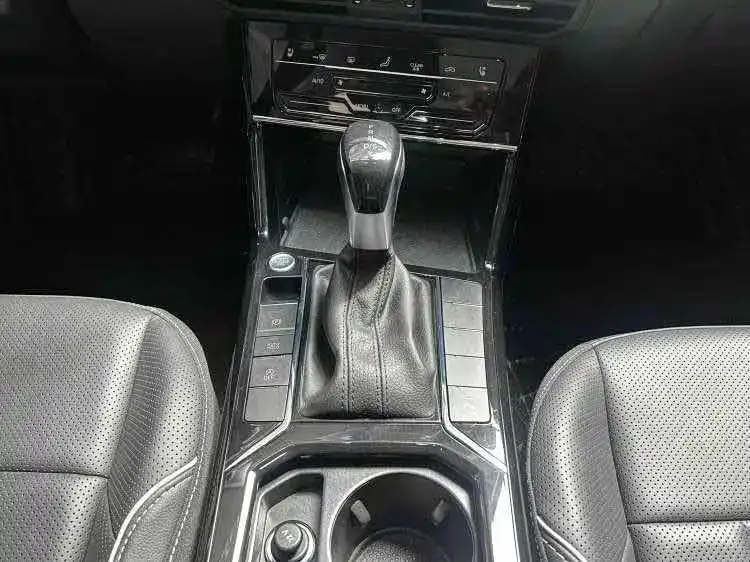 Volkswagen Passat — фото 7