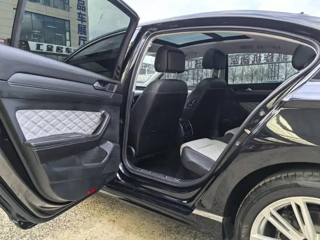 Volkswagen Magotan 2023 из CN, фото 3