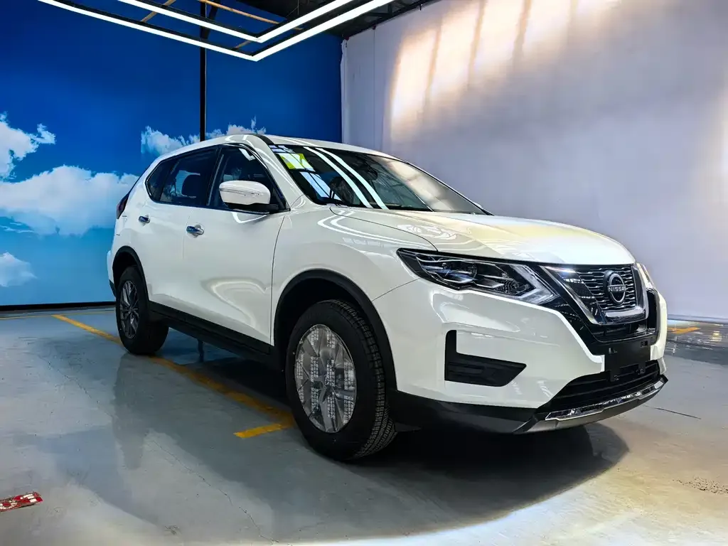 Nissan X-Trail — фото 1