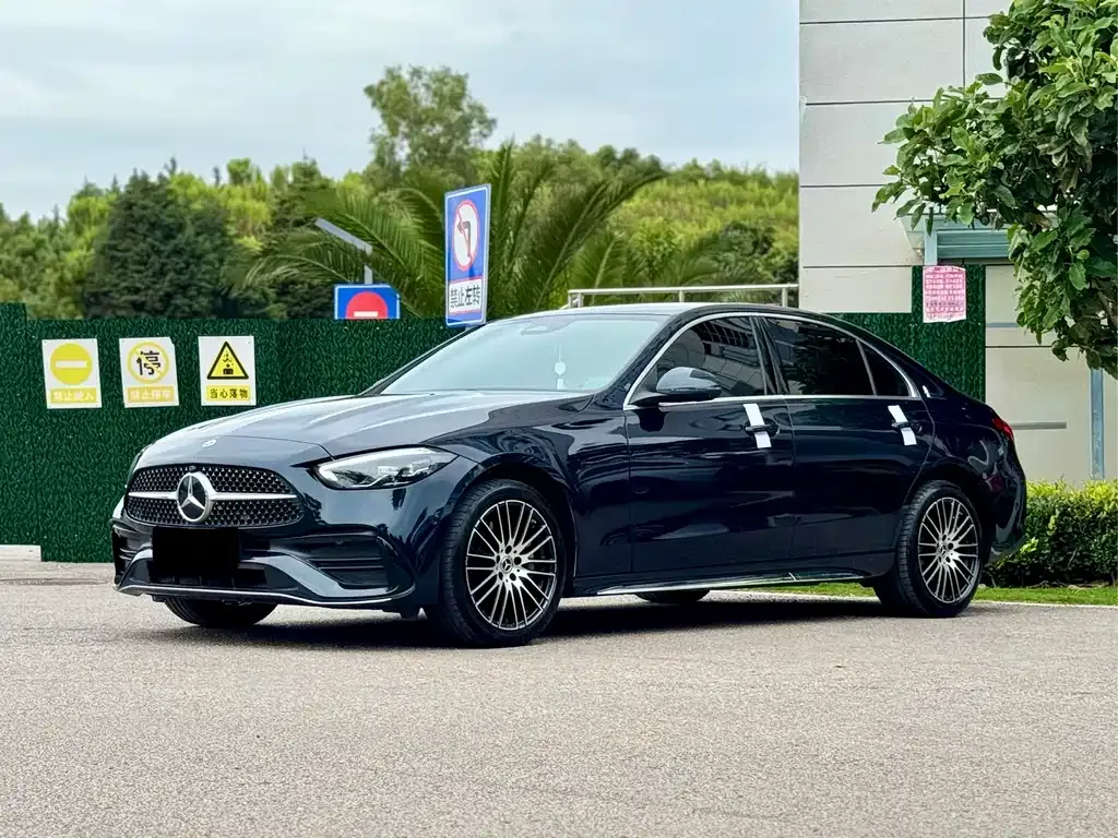 Mercedes-Benz C-Class — фото 1