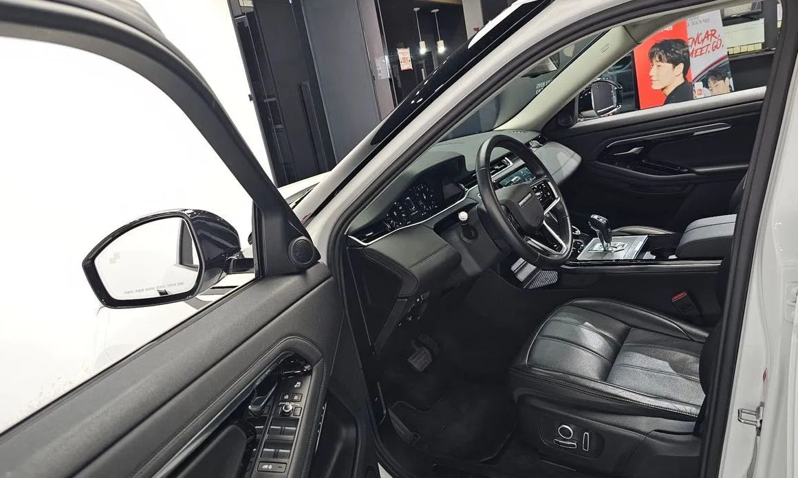Land Rover Range Rover Evoque — фото 10