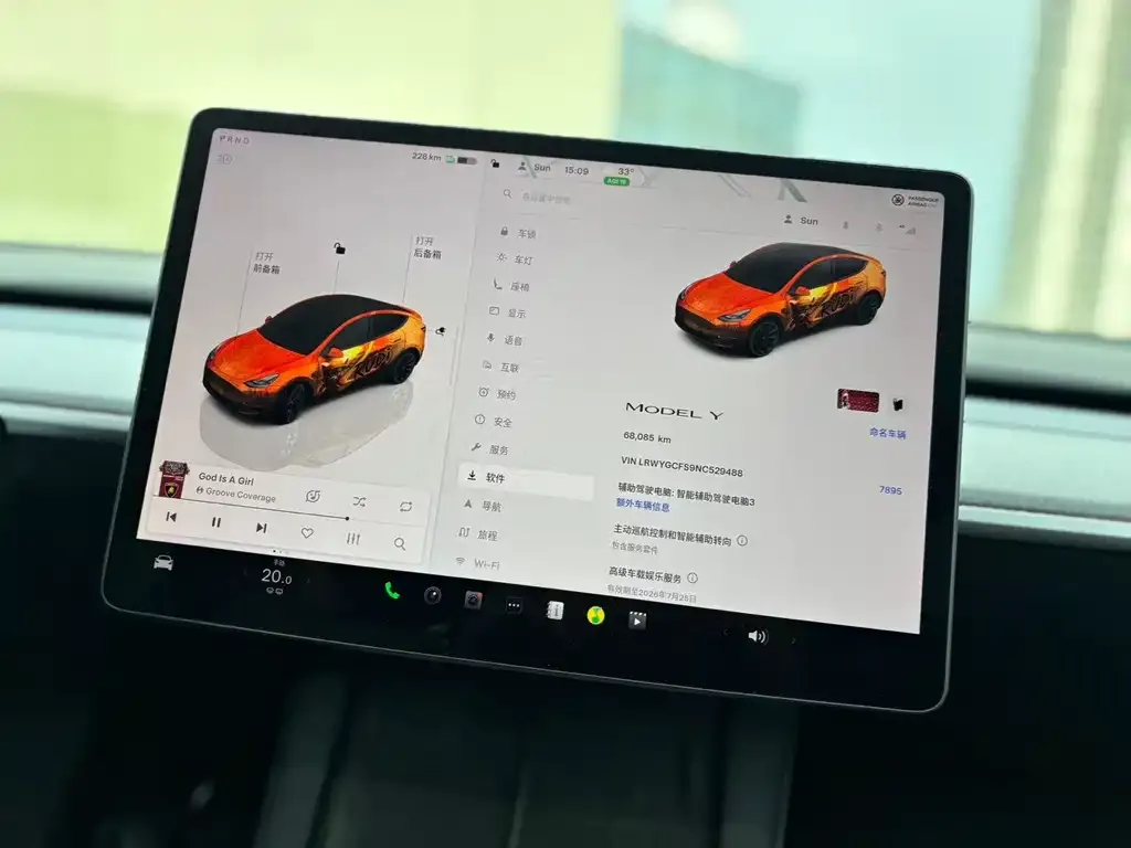 Tesla Model Y — фото 3