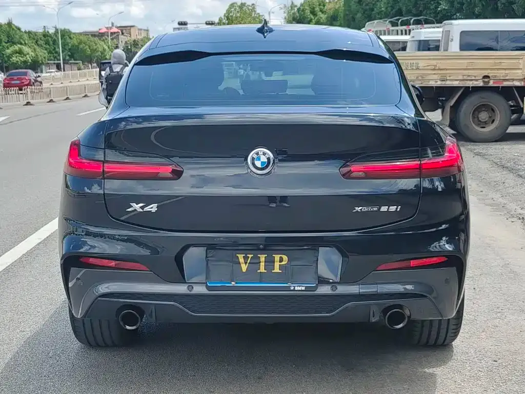BMW X4 — фото 10