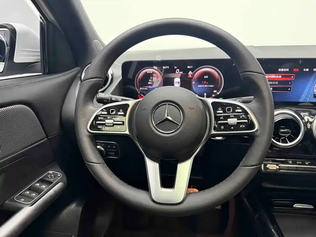 Mercedes-Benz GLA — фото 7