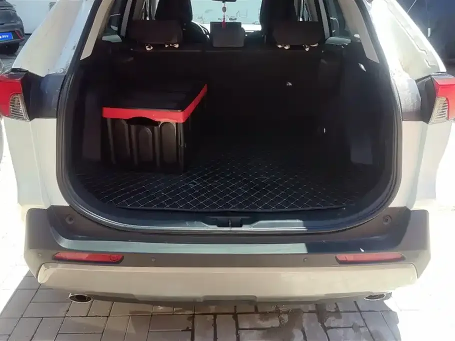 Toyota RAV4 2024 из CN, фото 4