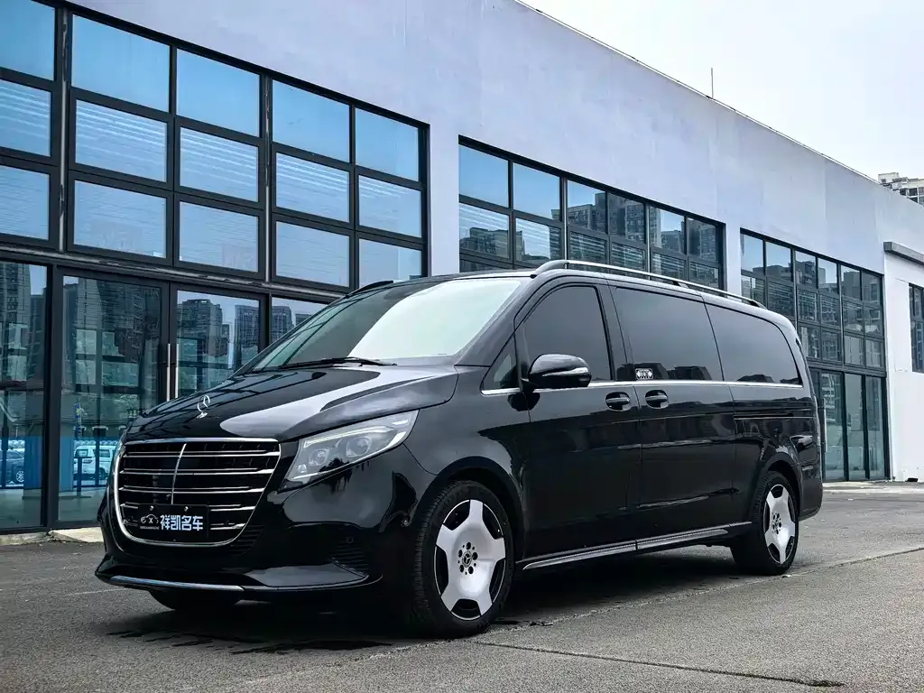 Mercedes-Benz V-Class — фото 1