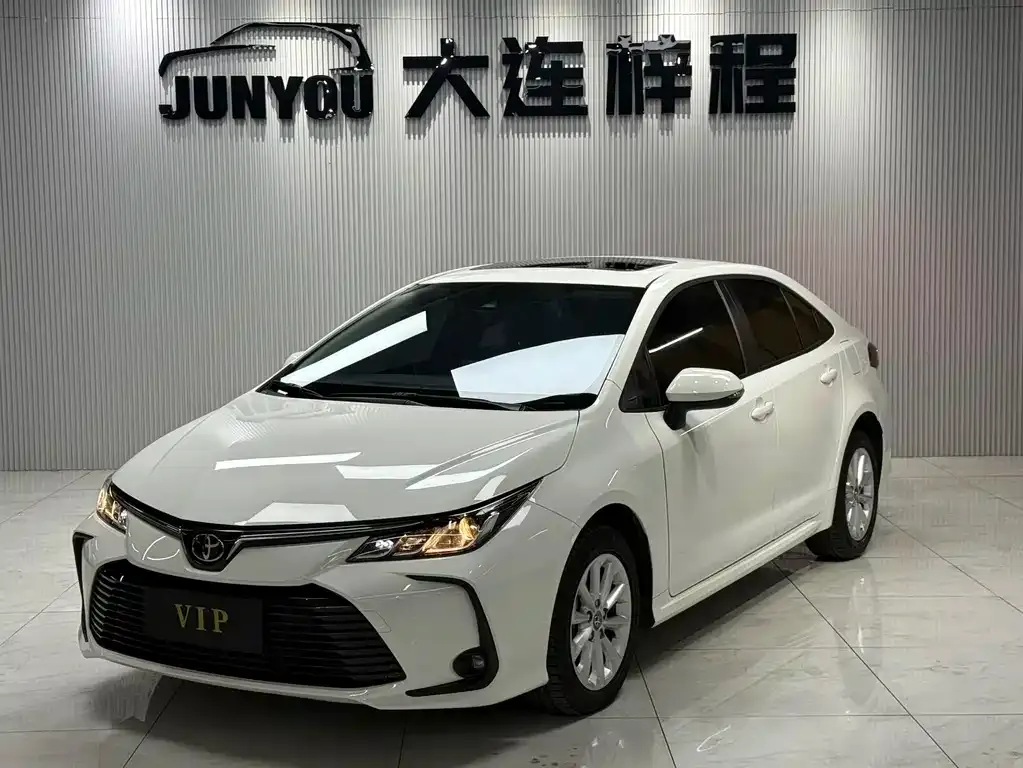 Toyota Corolla — фото 1