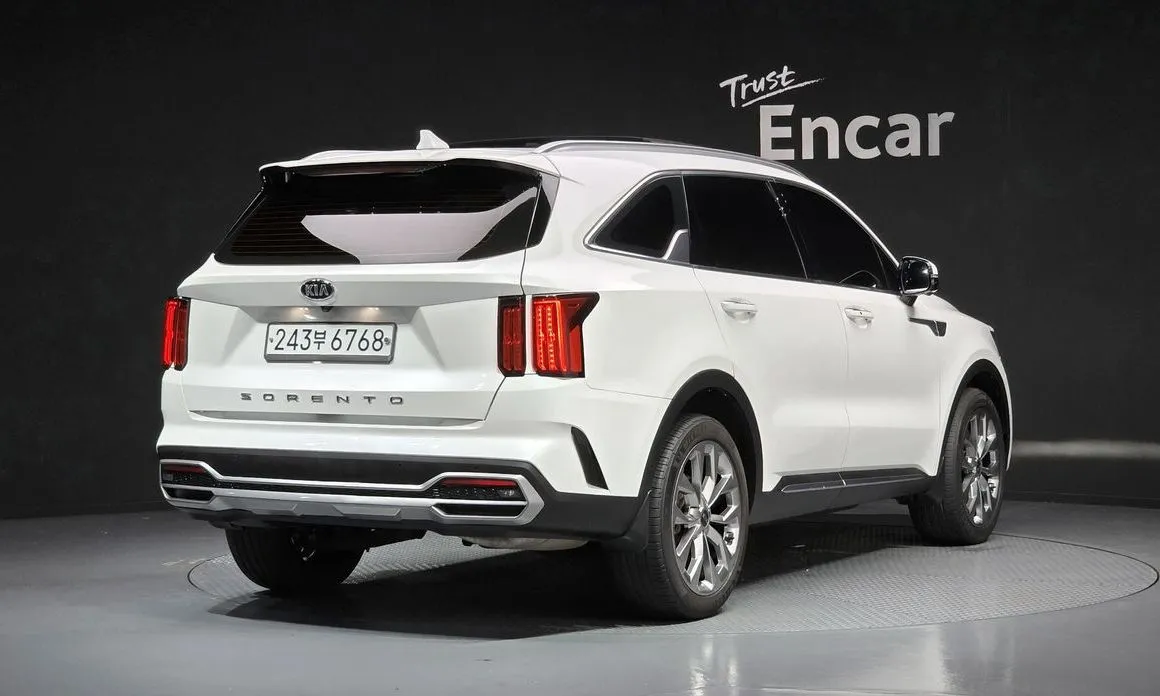 Kia Sorento — фото 5