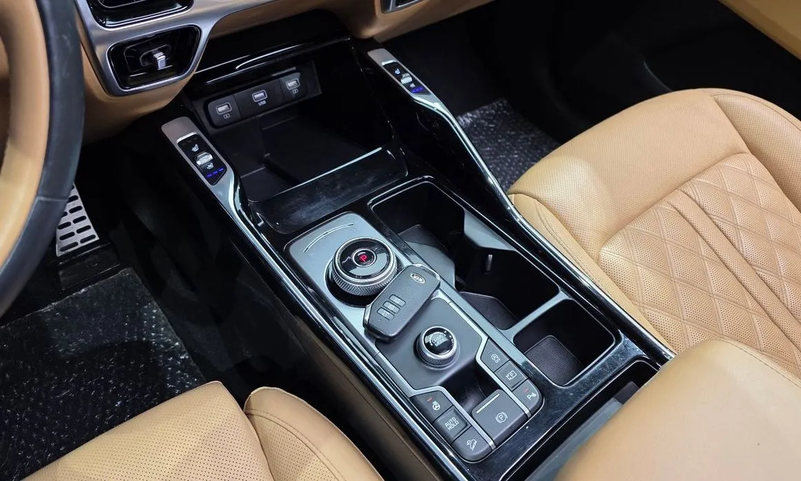 Kia Sorento — фото 9