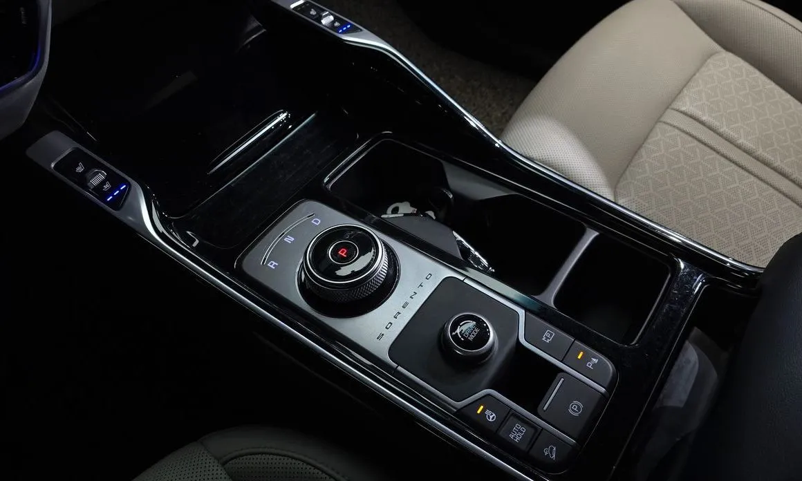 Kia Sorento — фото 6
