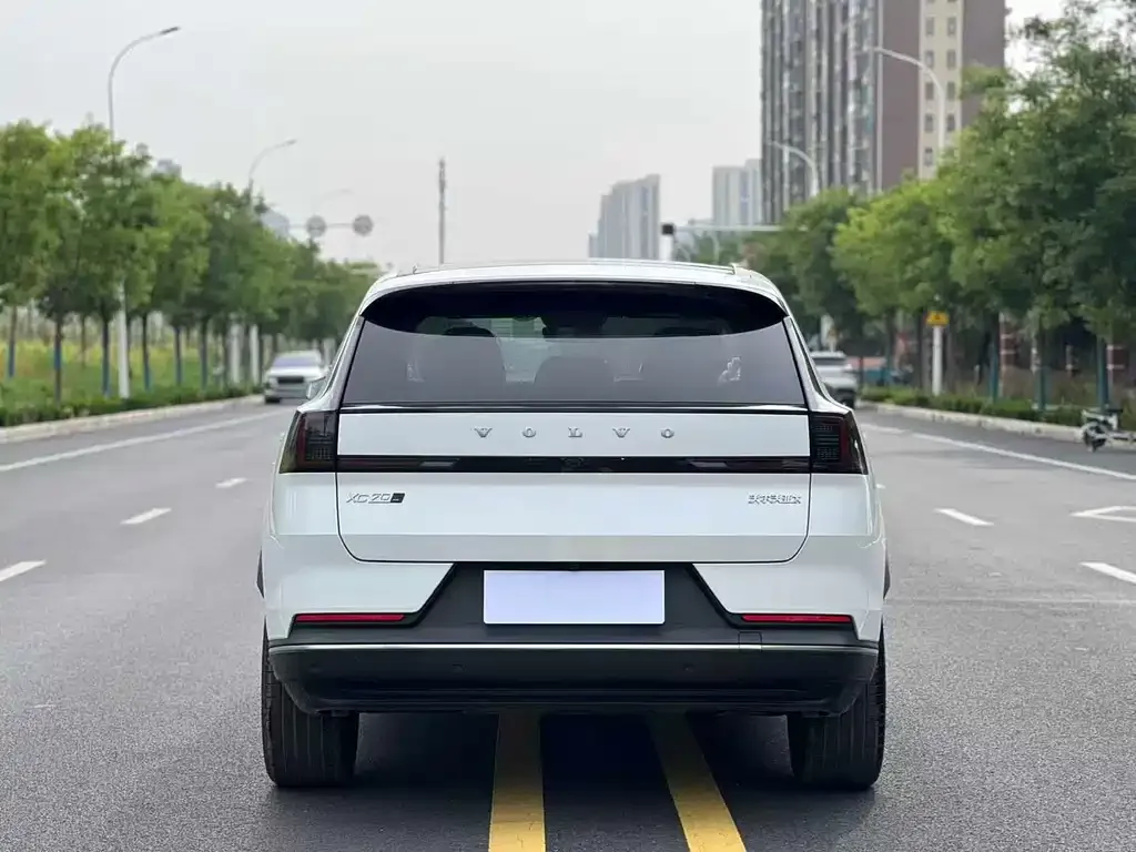 Volvo XC70 Plug-in Hybrid 2025 из CN, фото 5