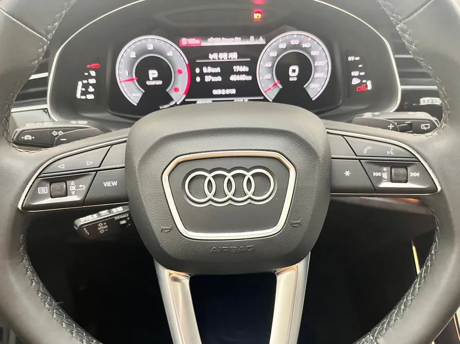 Audi Q7 — фото 10