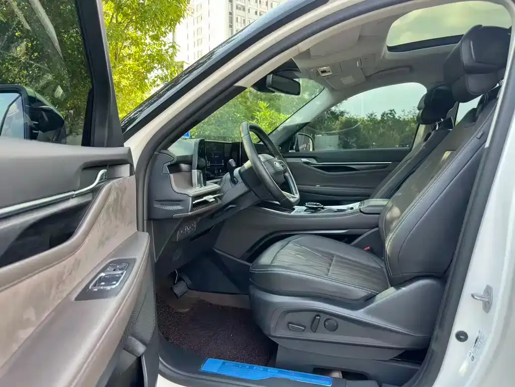 Ford Edge — фото 10
