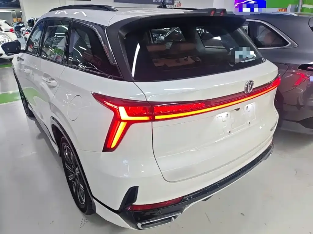 Changan CS75PLUS — фото 3