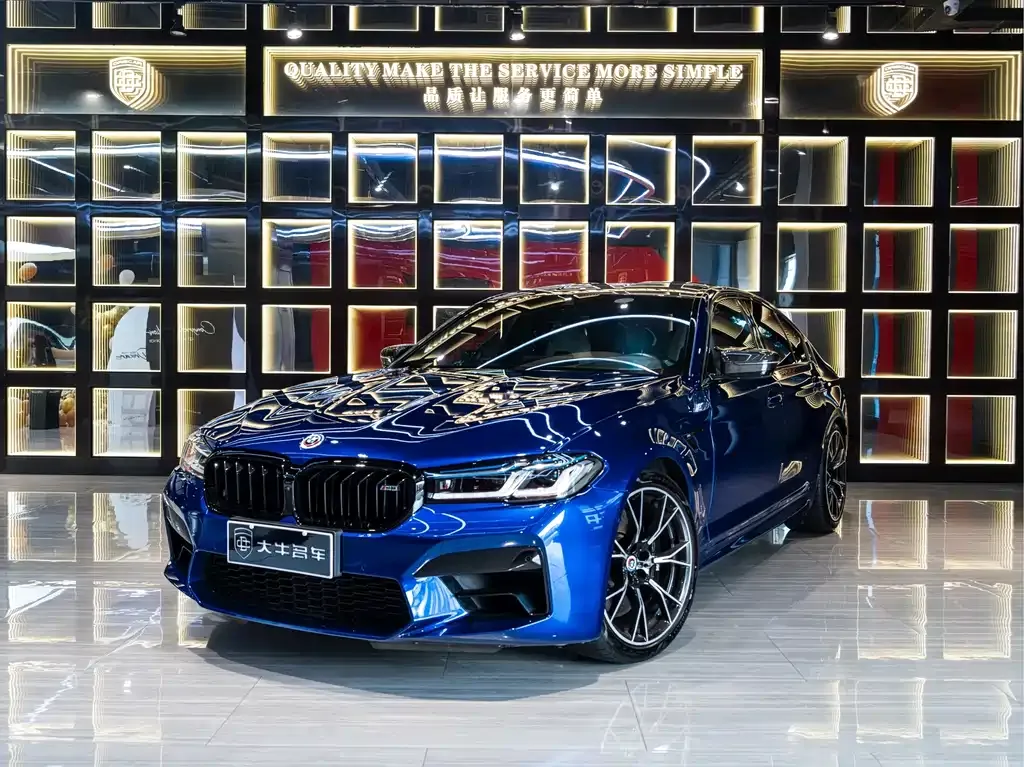 BMW M5 — фото 1