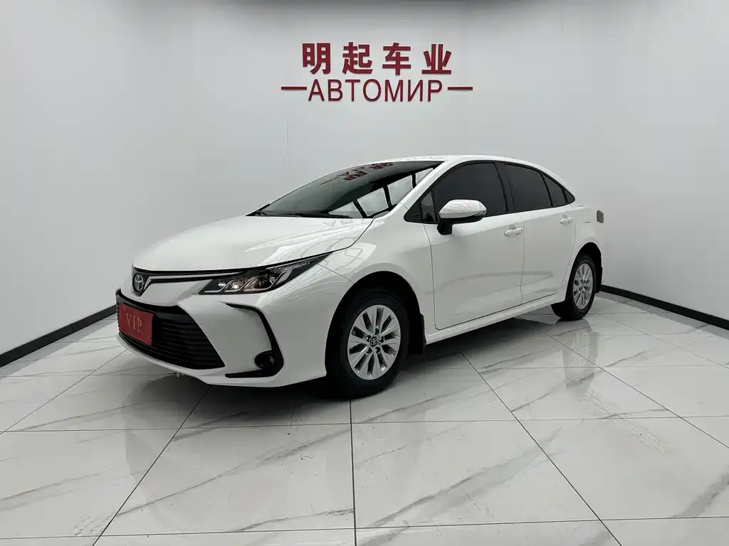 Toyota Corolla — фото 1